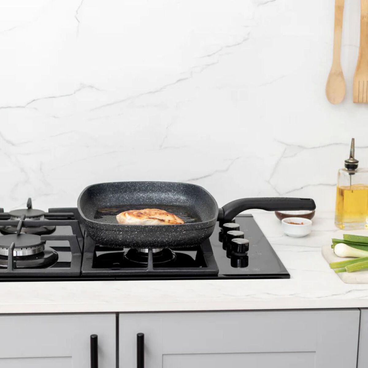 Sarten Grill Korkmaz Ornella 35x25cm 3.2 lt. Negro
