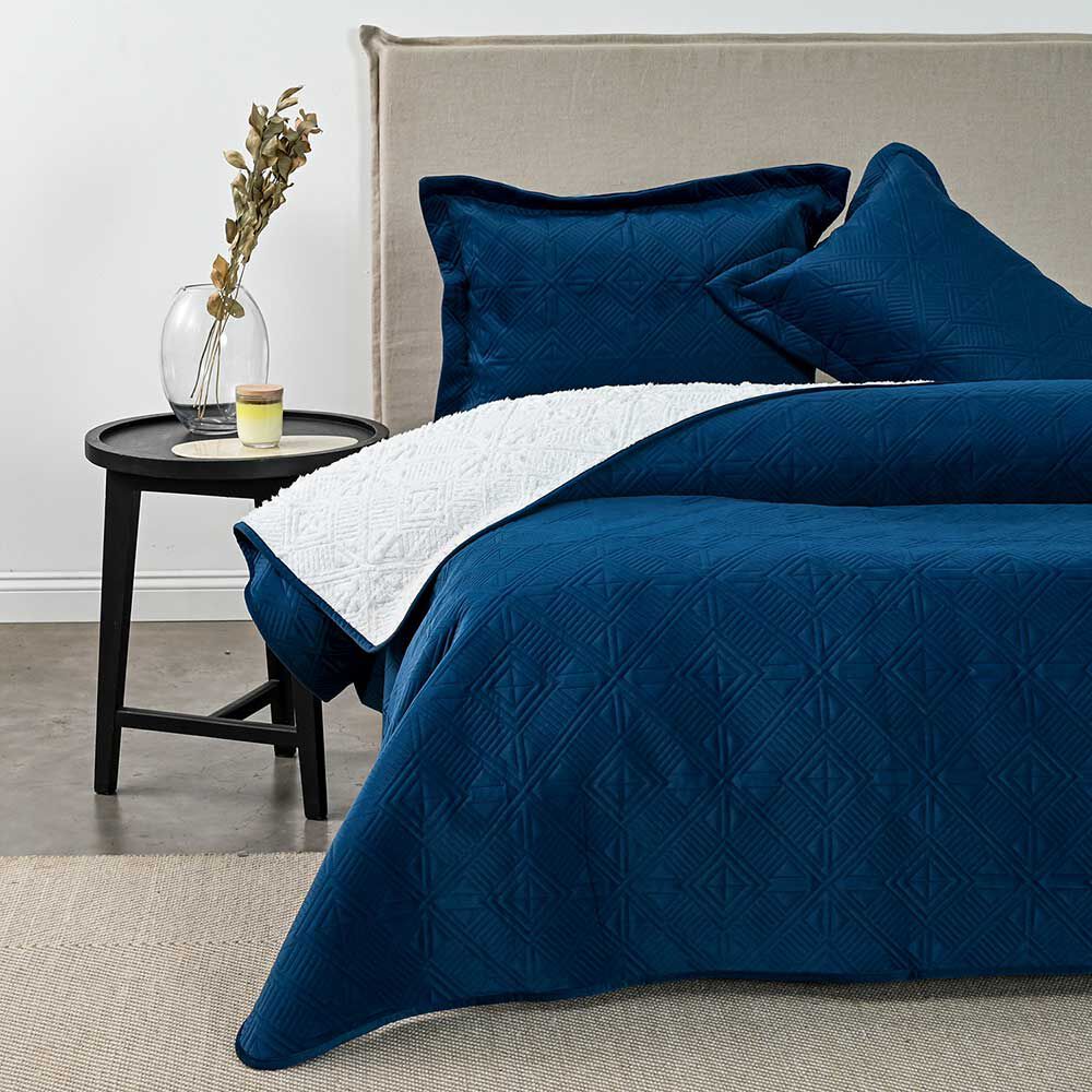 Quilt Sherpa American Family 2 Plazas Petroleo