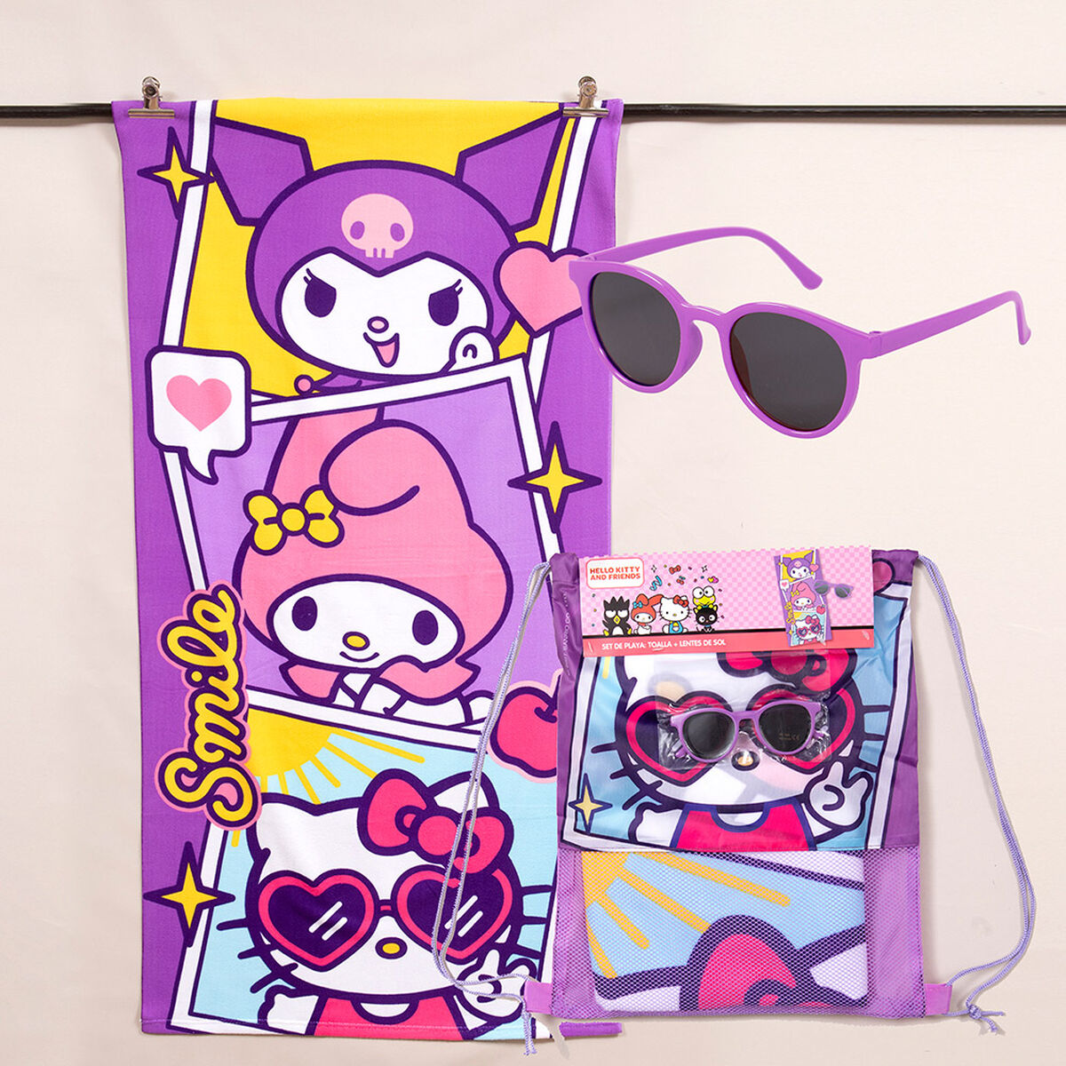 Toalla de Playa Sanrio-Hello Kitty Smile 70x140 cm + Lentes de Sol y Bolso