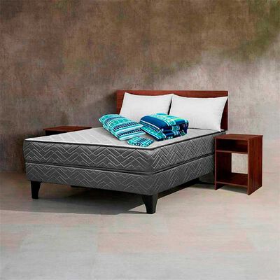 Combo Cama Europea Celta 2 Plazas Atlantis Black + Respaldo + 2 Veladores Casanova Nogal + Plumón + Sábanas + 2 Almohadas + Fundas de almohadas