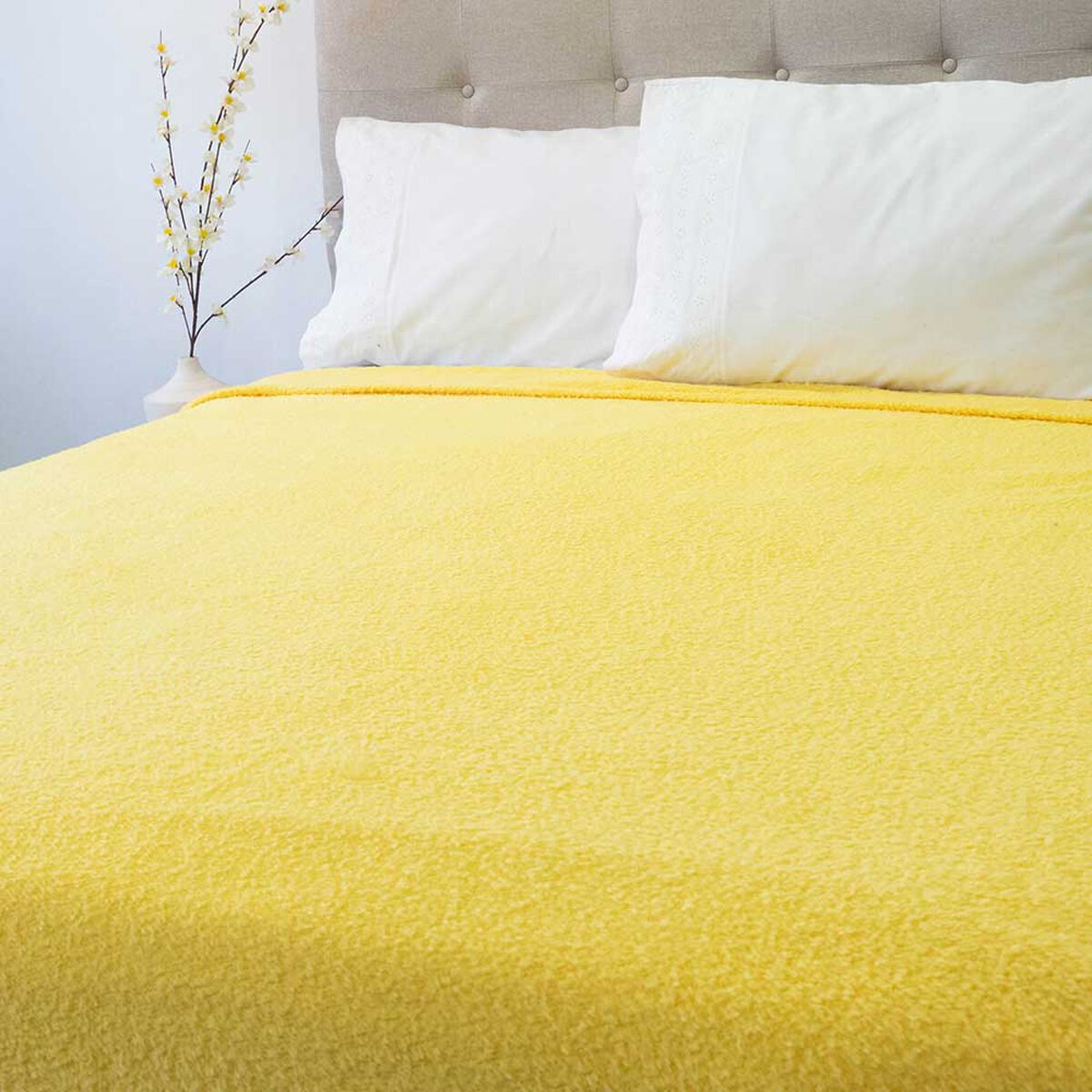 Frazada Poliéster Doral 2 Plazas Deluxe Mostaza