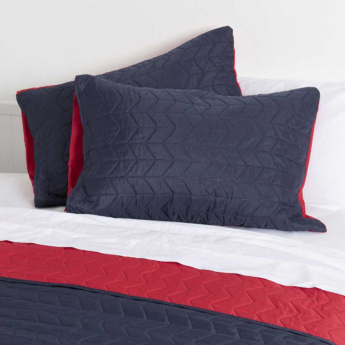 Cubrecama Mashini 1,5 Plazas Liso Marengo Rojo
