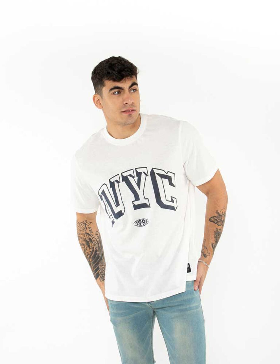 Polera Con Estampado Manga Corta Hombre Icono