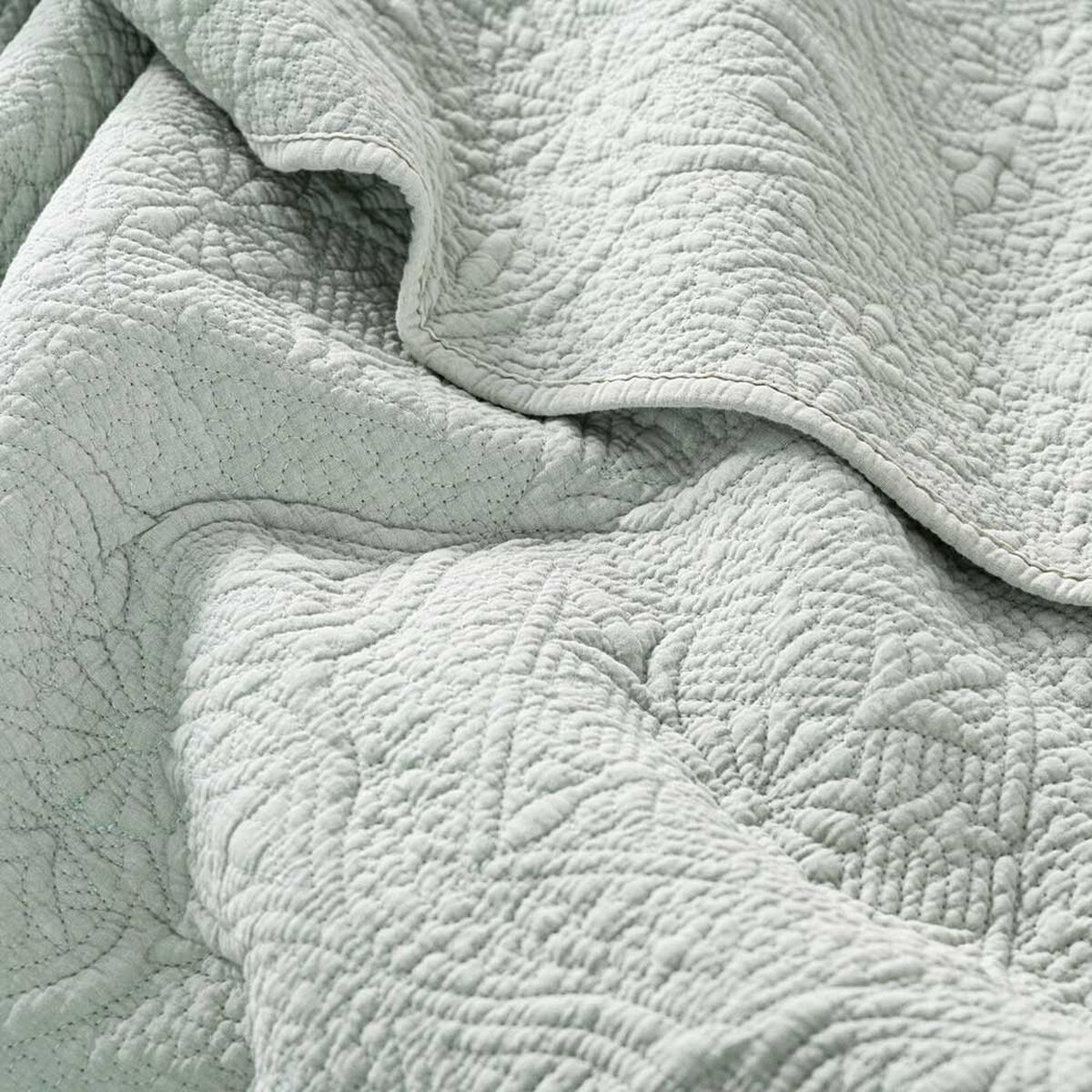 Quilt Royal Supreme King Ruffle Sage