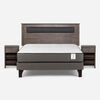Cama Europea Rosen 2 Plazas New Style 2 Plus + Respaldo + 2 Veladores Ferrara