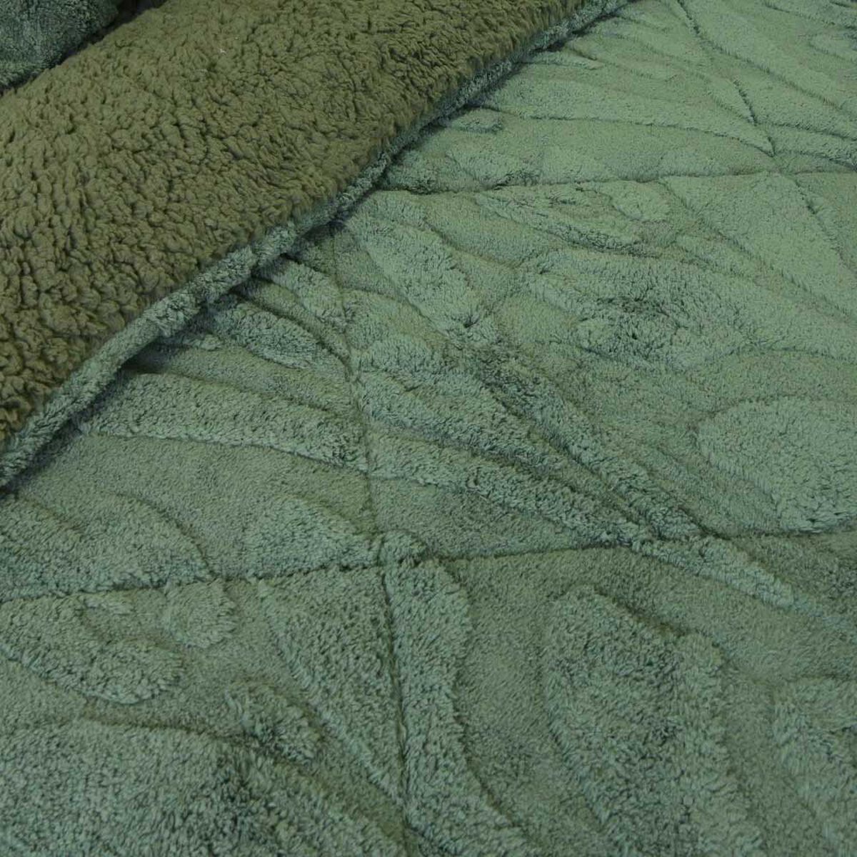 Cubrecama Doral 1,5 Plazas Jacquard Liso Verde