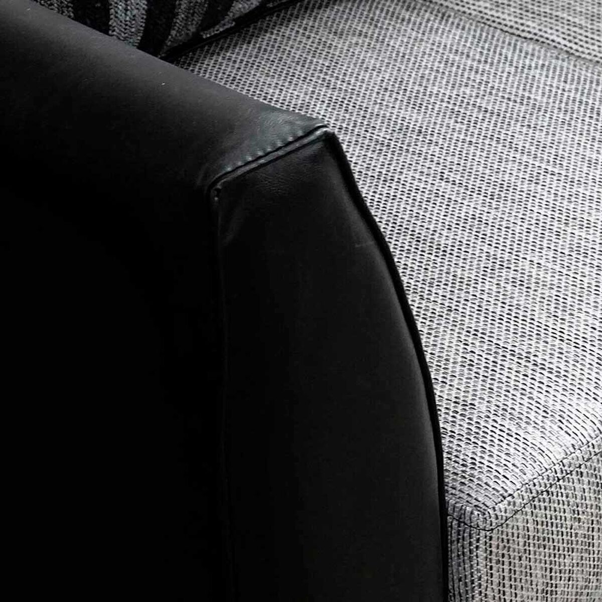 Sof&aacute; Elegant Detail Valentino 3 Cuerpos Gris Plata