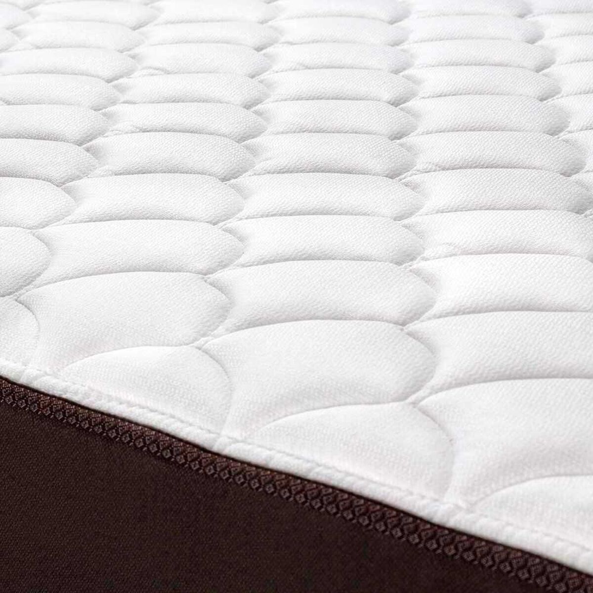 Cama Europea Rosen Base Dividida 2 Plazas Ergo T + 2 Veladores Ferrara