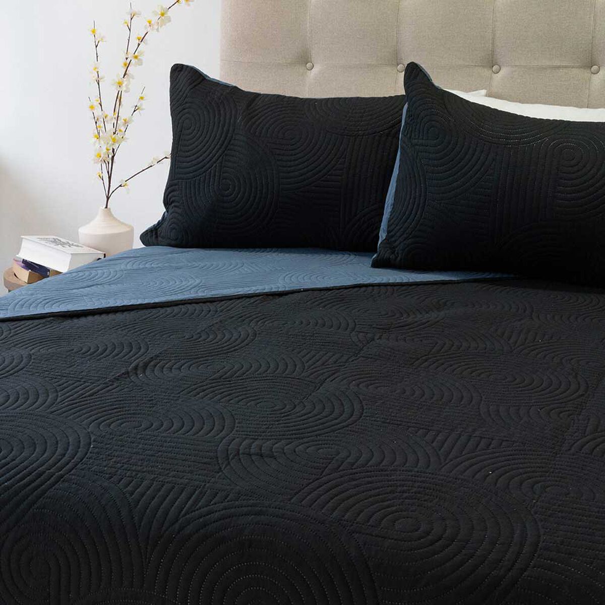 Quilt Doral 2 Plazas Negro Azul Origins