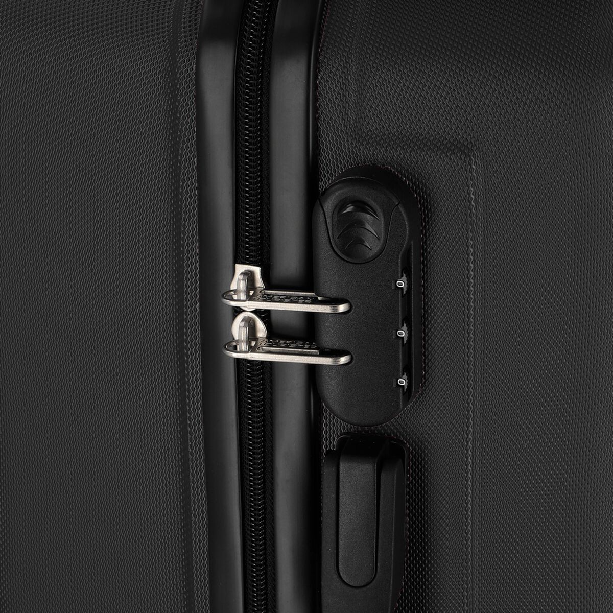 Maleta American Tourister Universe 3,0 Negro 65 lts. Talla M