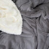 Manta de Poliéster Doral 127 x 152 cm Fluffy Gris