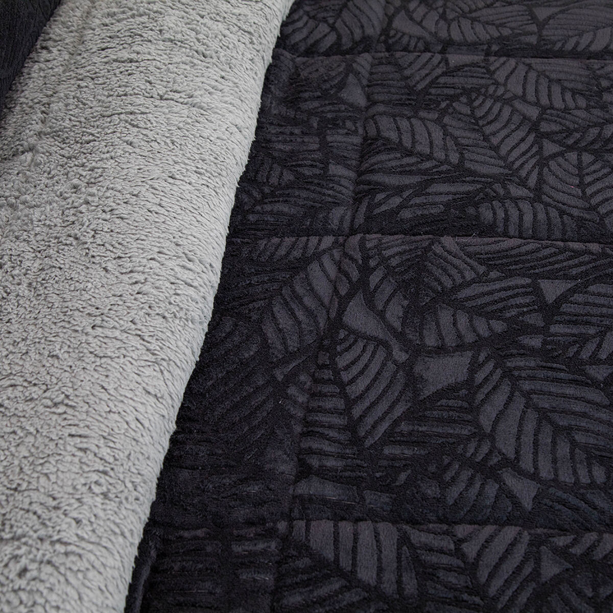 Cubrecama Doral 1,5 Plazas Negro Outboss Sherpa