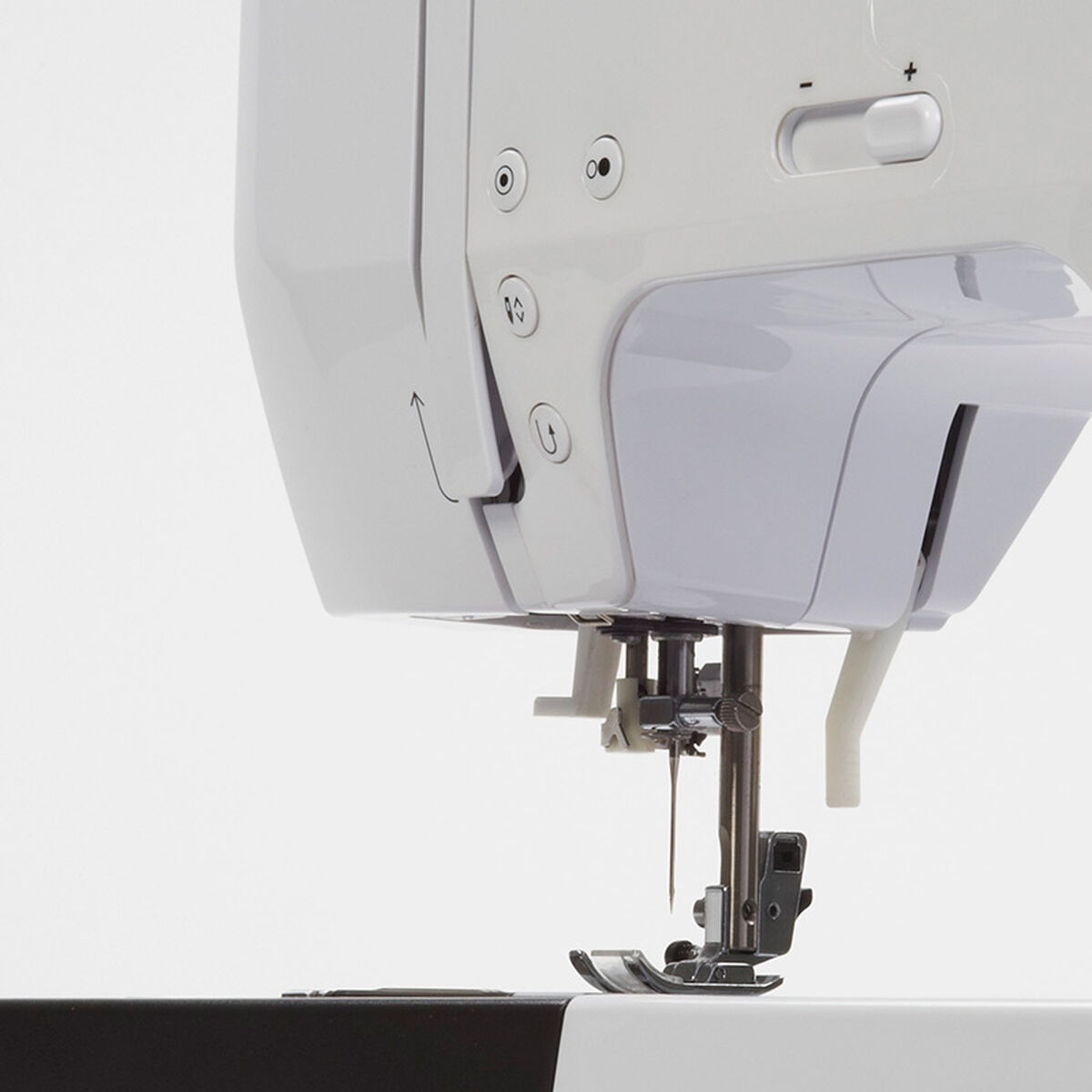 Máquina de Coser Bernette London 8