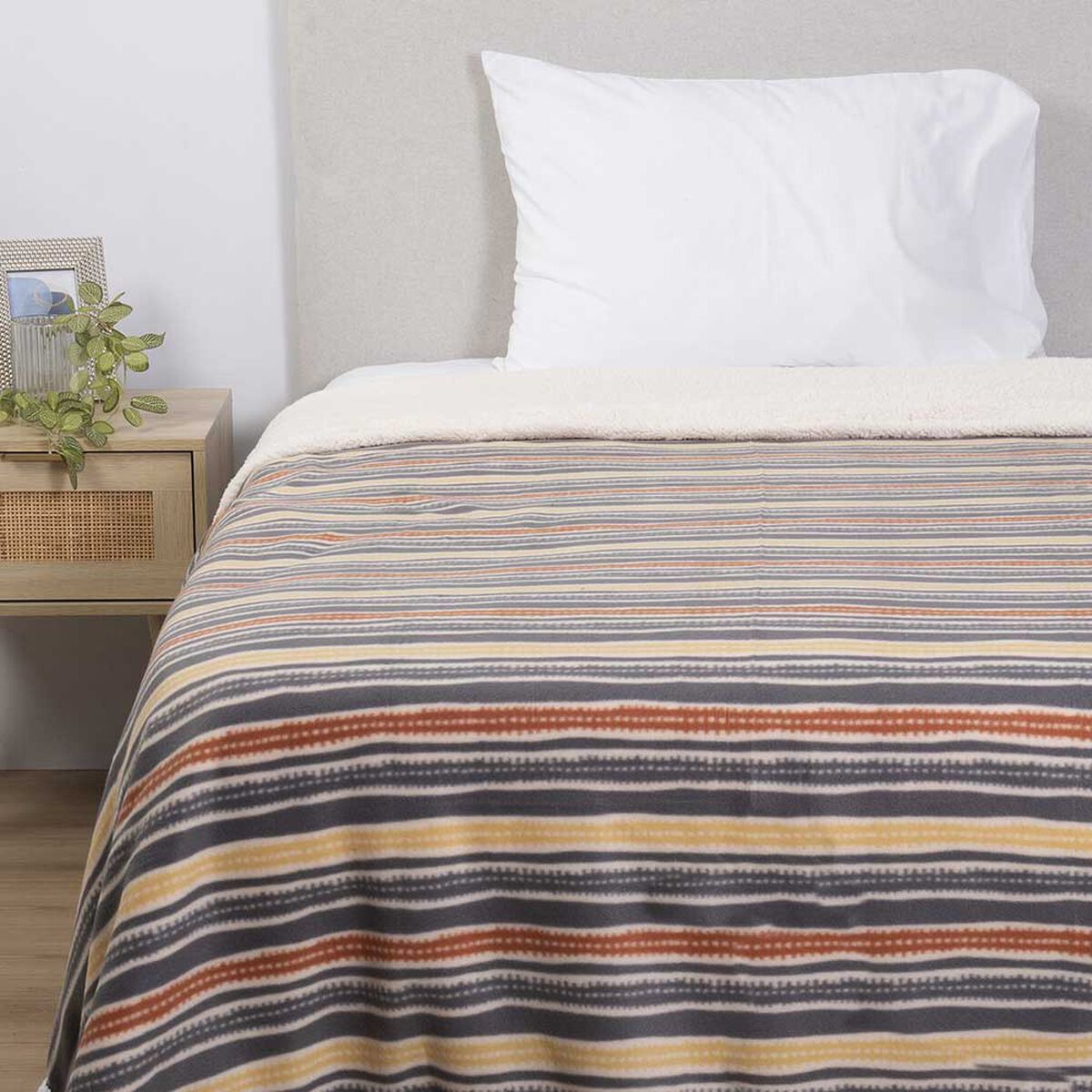 Frazada Polar Sherpa Estampado Mashini 1,5 Plazas Gerbera