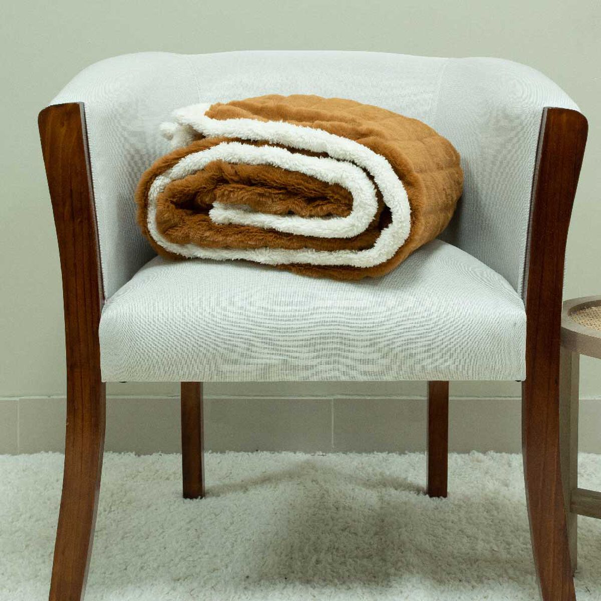 Manta Doral Fluffy 127x152 cm D9