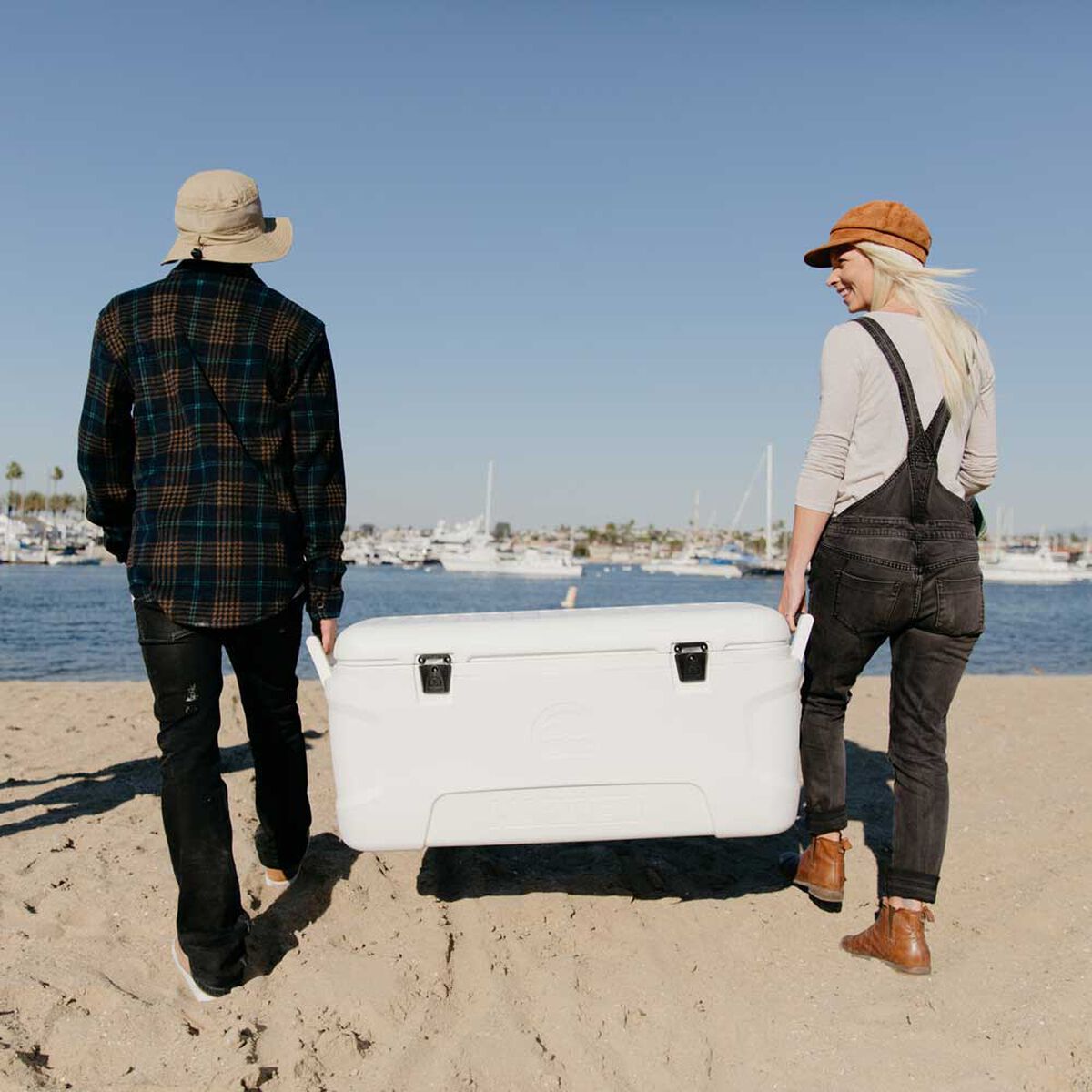 Cooler Marine Contour Blanco Igloo 113 Litros