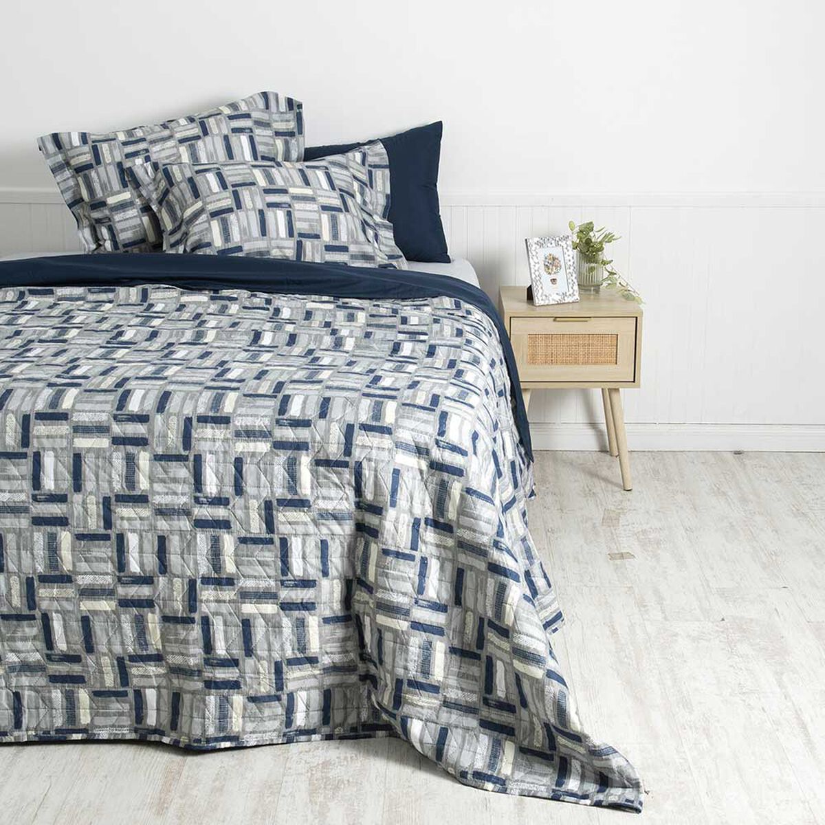 Set Quilt Estampado + Juego de Sábanas Mashini King Yuka
