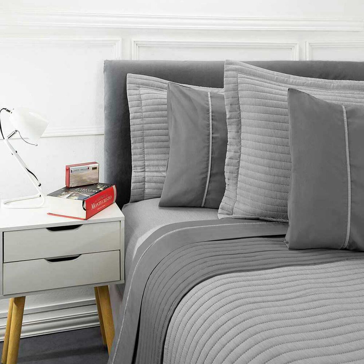Set Quilt + Juego de S&aacute;banas Casanova 1,5 Plazas Gris