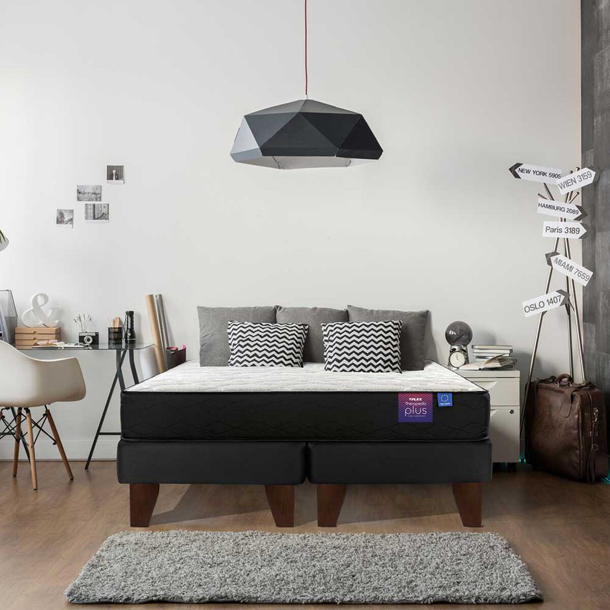 Cama Europea Flex Base Dividida 2 Plazas Therapedic Plus + Respaldo Royal + 2 Veladores Rock