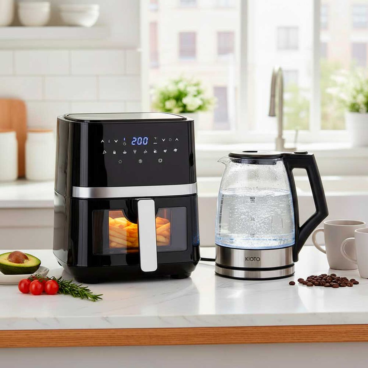 Combo Freidora de Aire Kioto 5,5 lts. + Hervidor el&eacute;ctrico Kioto 1.8 lts