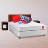 Combo Cama Americana Rosen 2 Plazas Beat + Respaldo + 2 Veladores Casanova Nogal + Plum&oacute;n + S&aacute;banas + 2 Almohadas