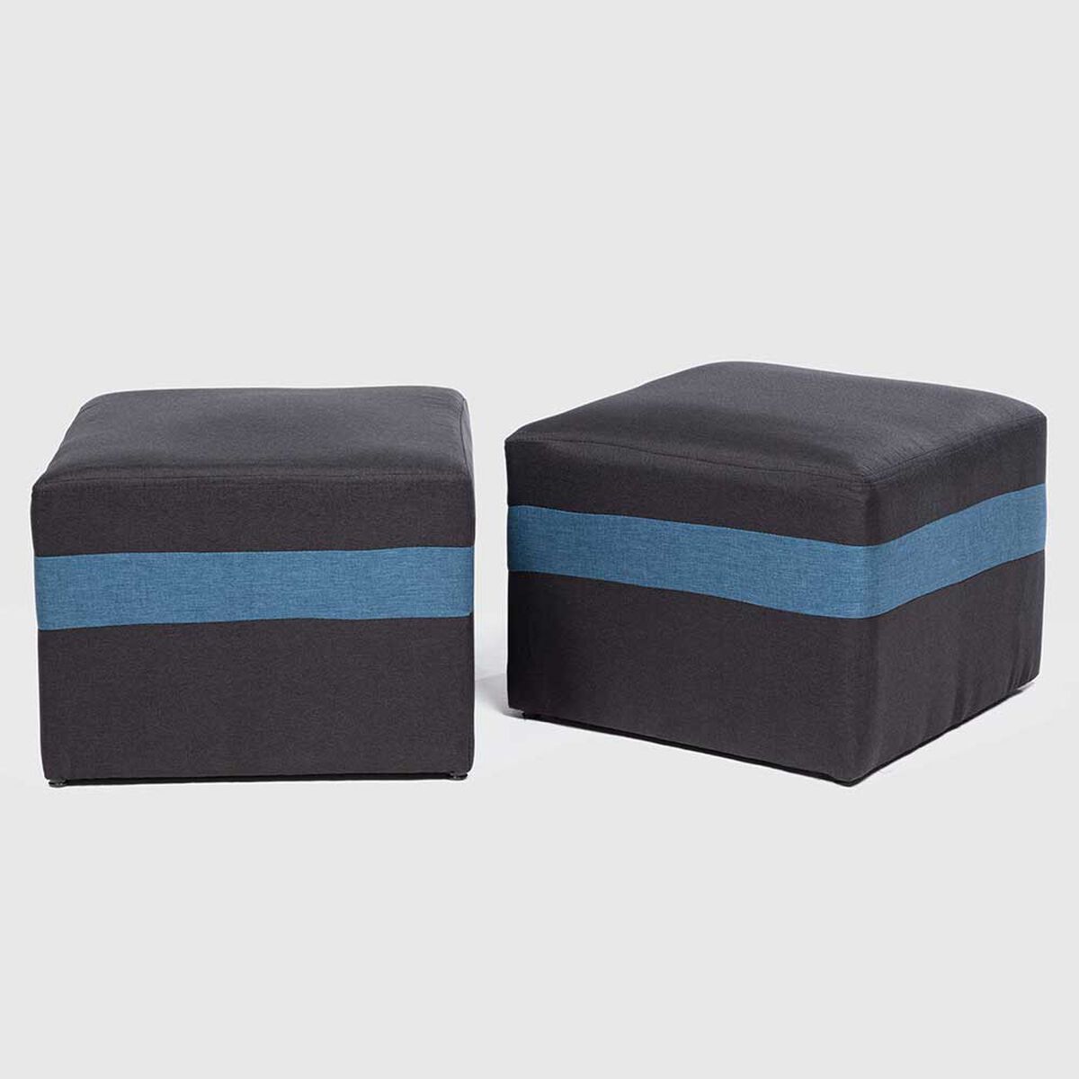Juego de Living Almore Paris Sofá 3 Cuepos + Dos Pouf 1 Cuerpo Azul Negro