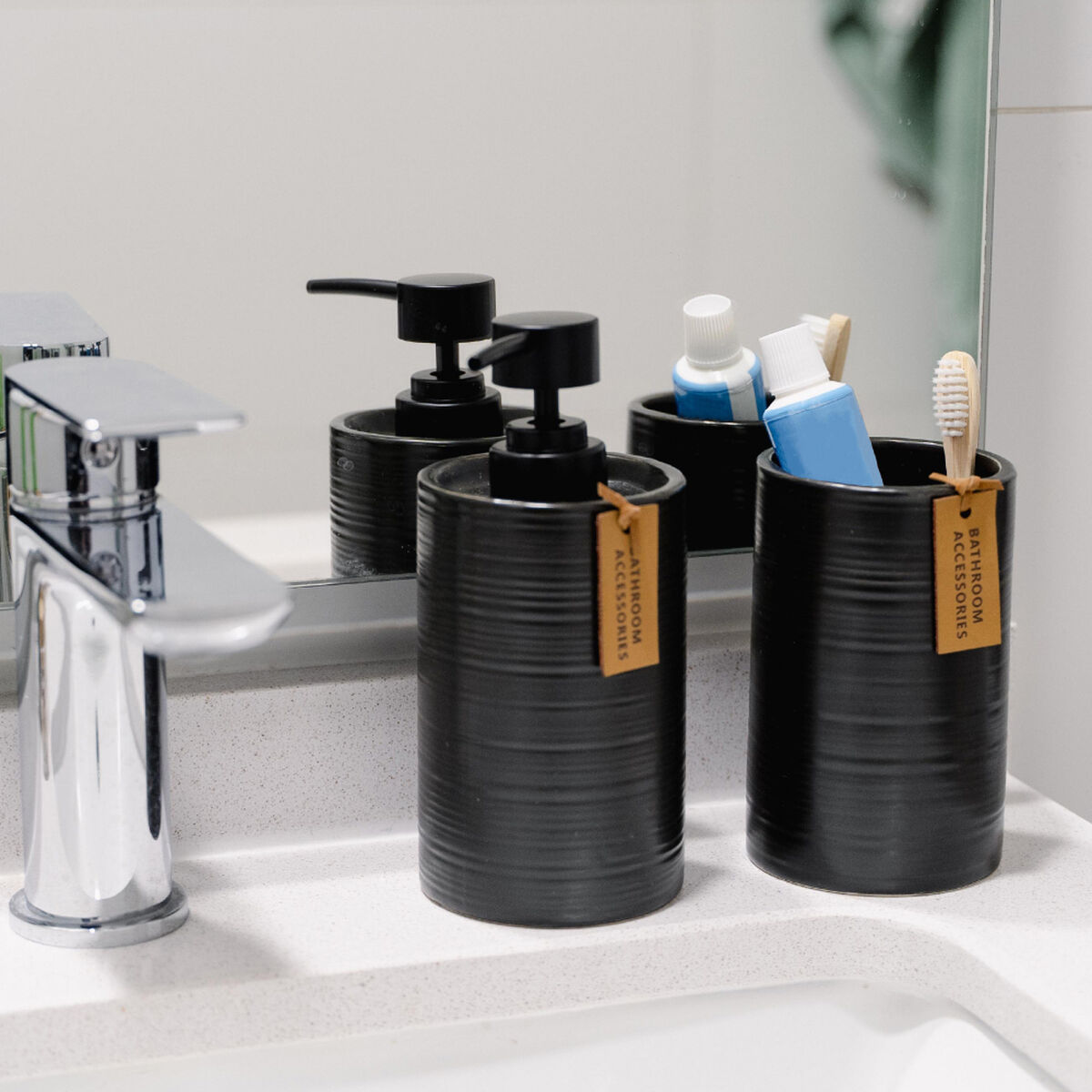 Set 4 Piezas Accesorios de Baño Simplit Cerámica Negro