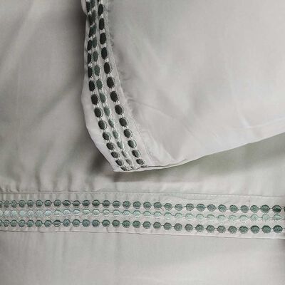 Imagen 2 del producto Juego de Sábanas Bordada Illusions Microfibra King Verde