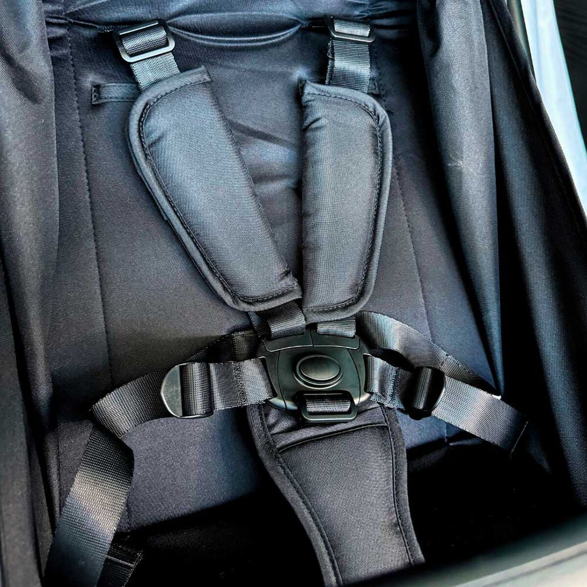 Coche compacto con cierre autom&aacute;tico RS-1337 Negro Bebeglo