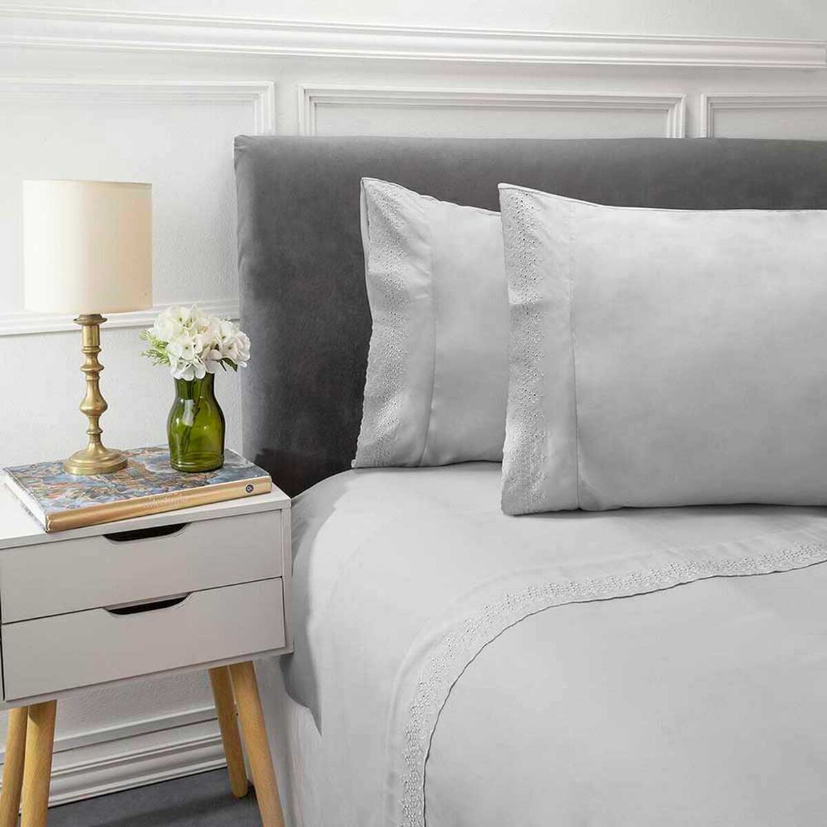 Juego de S&aacute;banas Broderie Dreams King Liso Gris