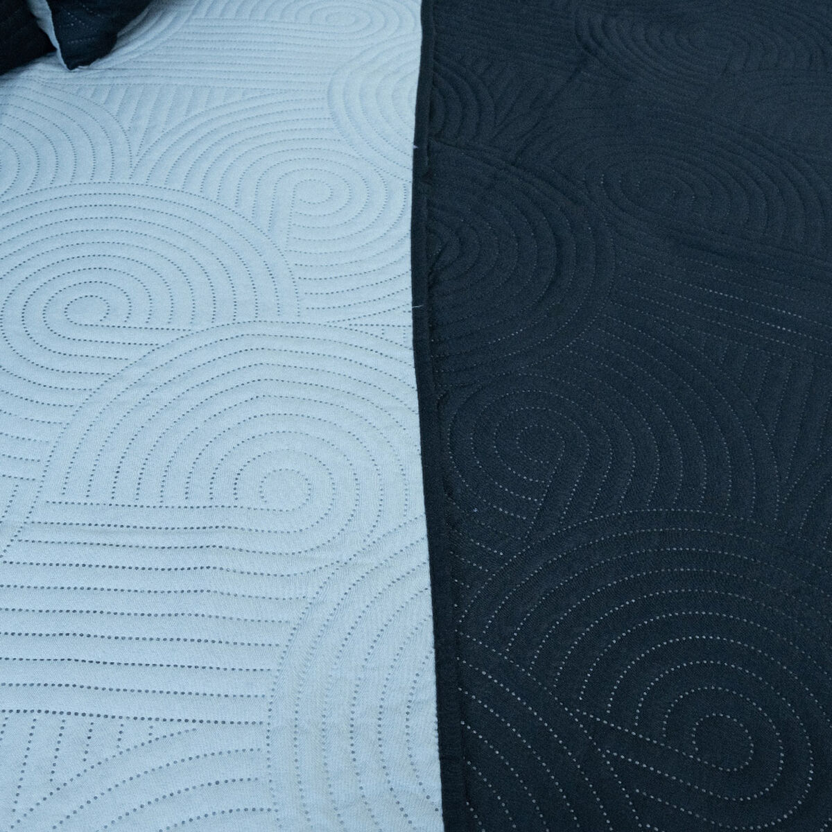 Quilt Doral Hotpress Bi-Color 2 Plazas Negro-Gris