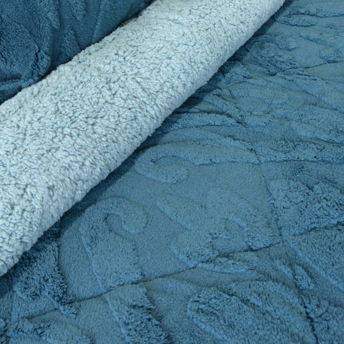 Cubrecama Doral 1,5 Plazas Jacquard Liso Azul