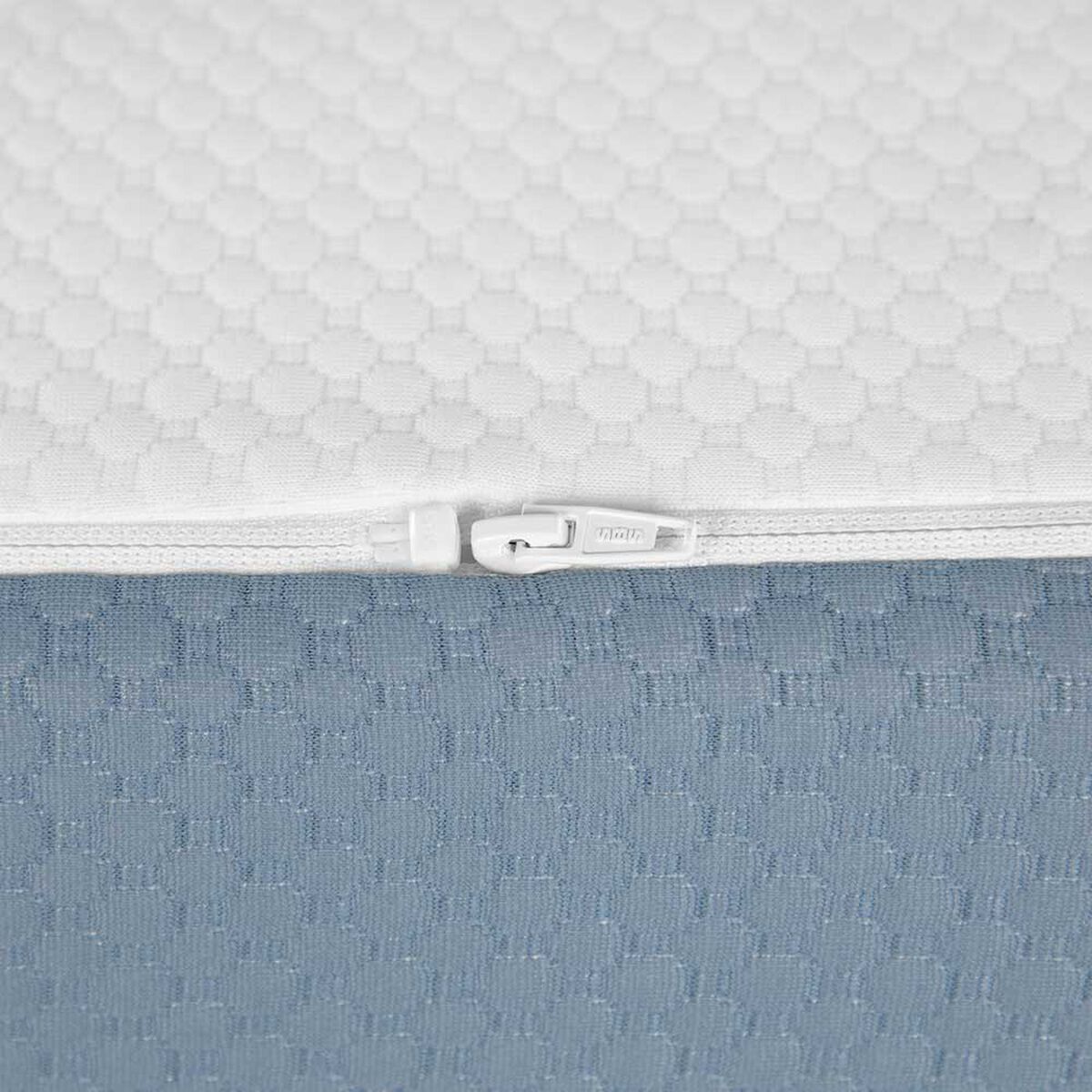 Cama Europea CIC Iron Smart 2 Plazas Excellence + Respaldo Black Tapizado + Fald&oacute;n