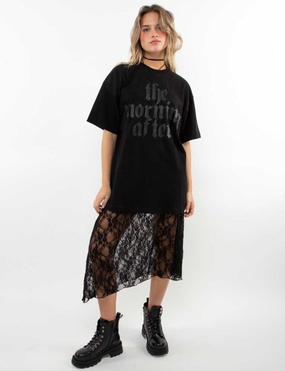 Polera Oversized Con Estampado Manga Corta Mujer Icono