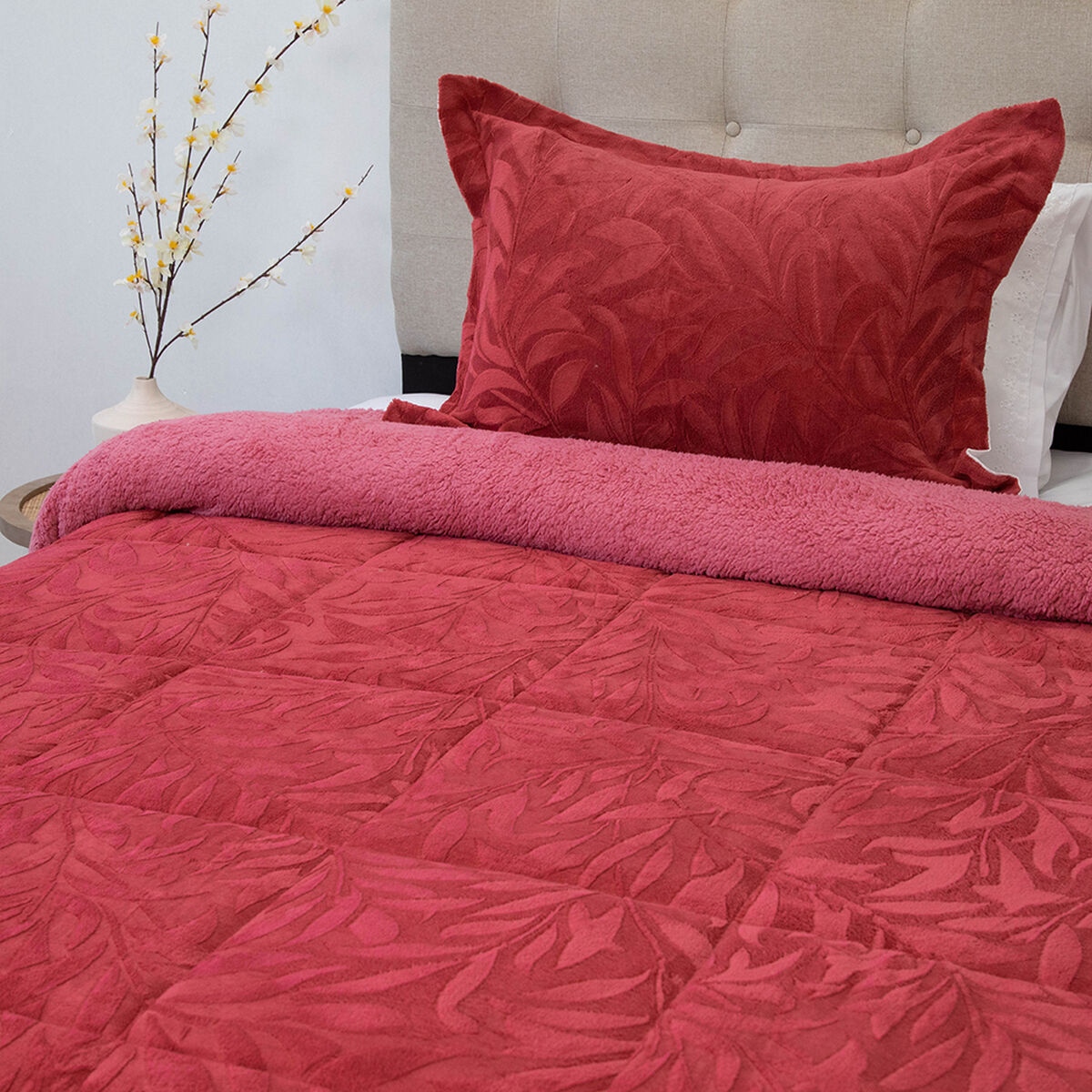 Cubrecama Doral 1,5 Plazas Guinda Outboss Sherpa