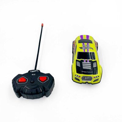 Imagen 1 del producto Cars Radio Control 1:28  Racing Car 4 Diseño Surtido Hot Wheels