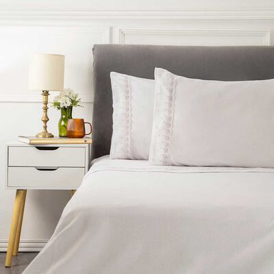 Imagen 1 del producto Juego de Sábanas Polar Broderie Dreams 1.5 Plazas Gris, Lila, Rosa