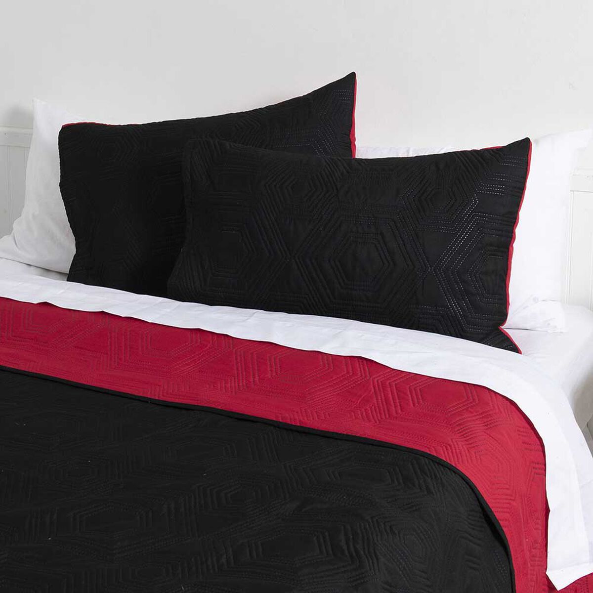 Quilt Microfibra Mashini 2 Plazas Bicolor Negro Rojo