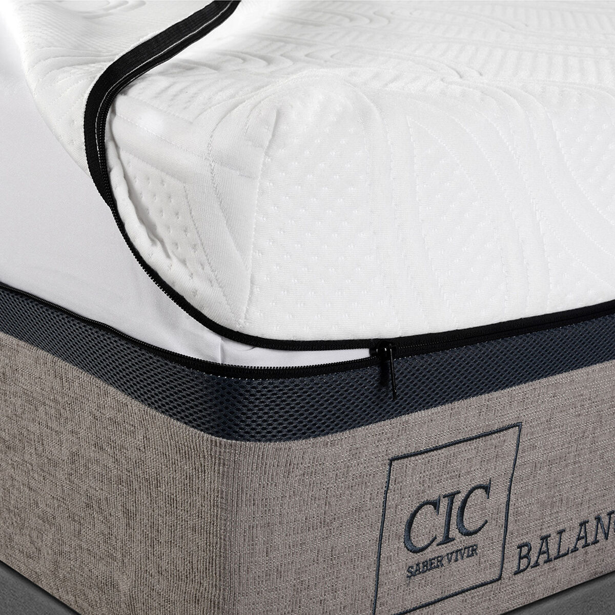 Cama Europea CIC Base Dividida King Balance + Respaldo + 2 Veladores New Torino