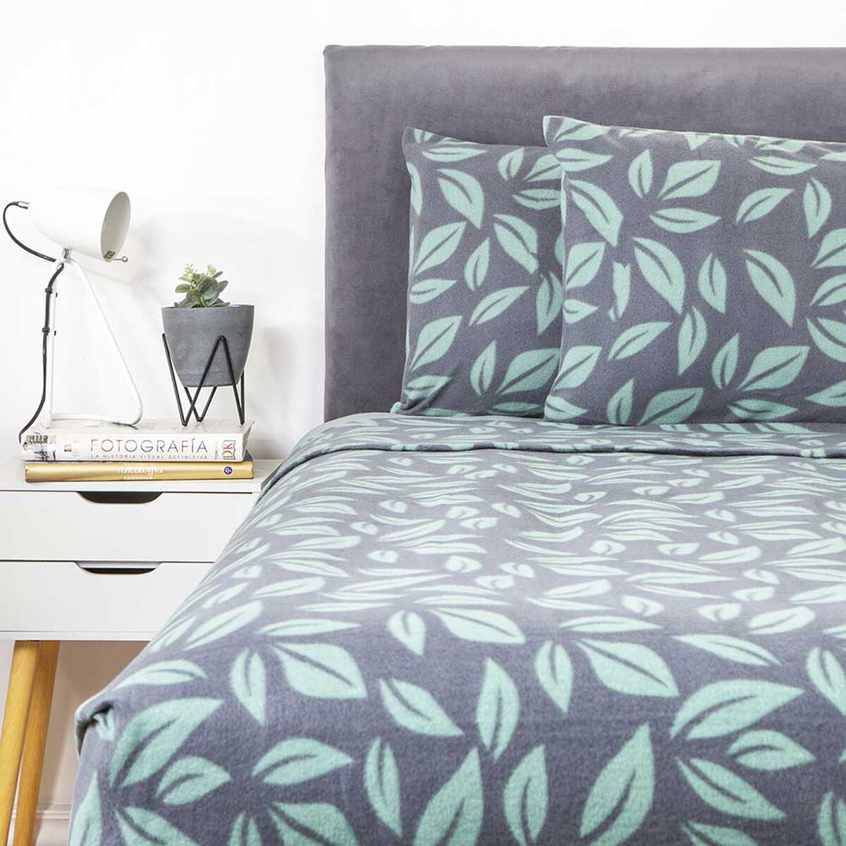 Juego de S&aacute;banas Polar Estampada Casanova 2 Plazas Leaves