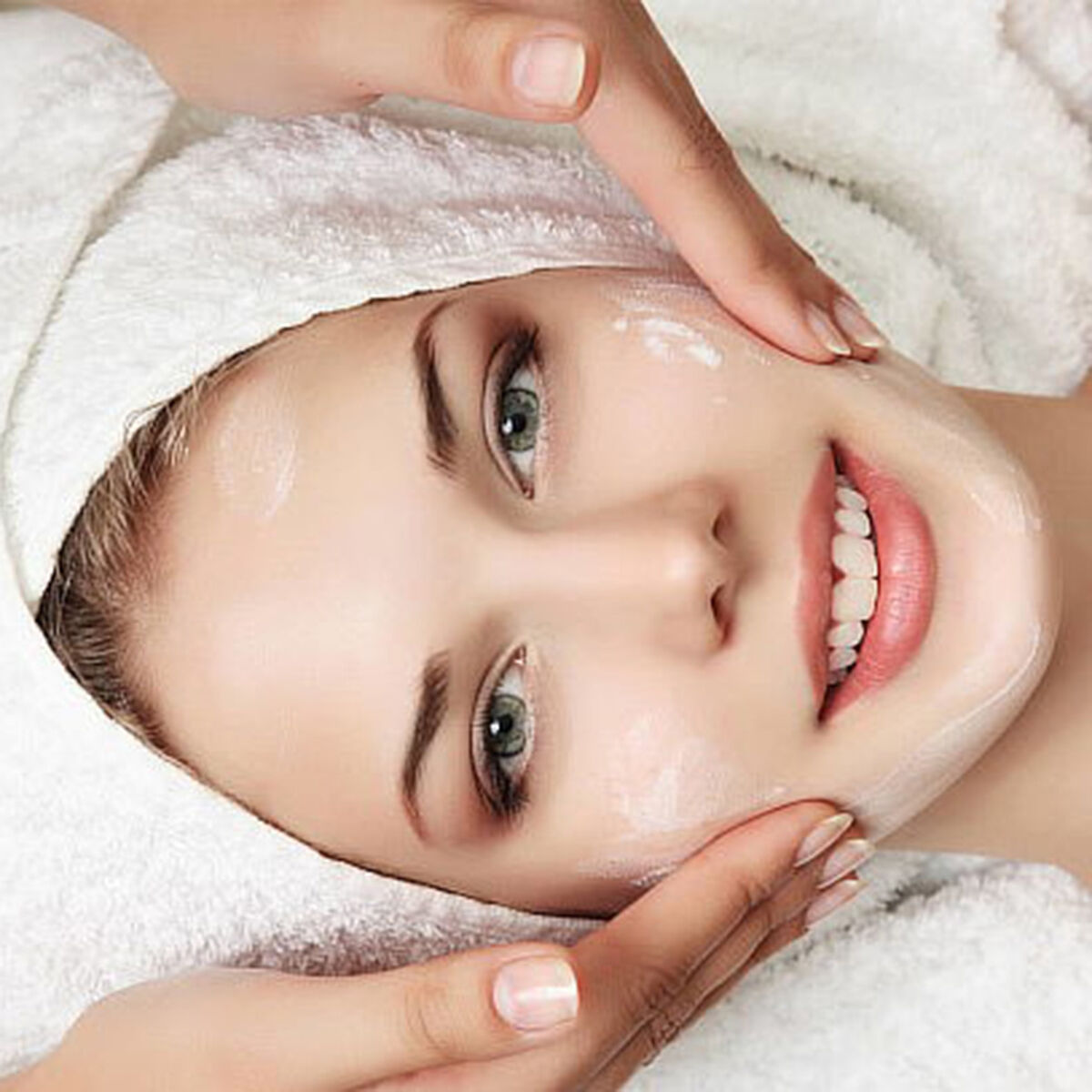 Limpieza Facial Premium con Peeling + Alta Frecuencia y Más