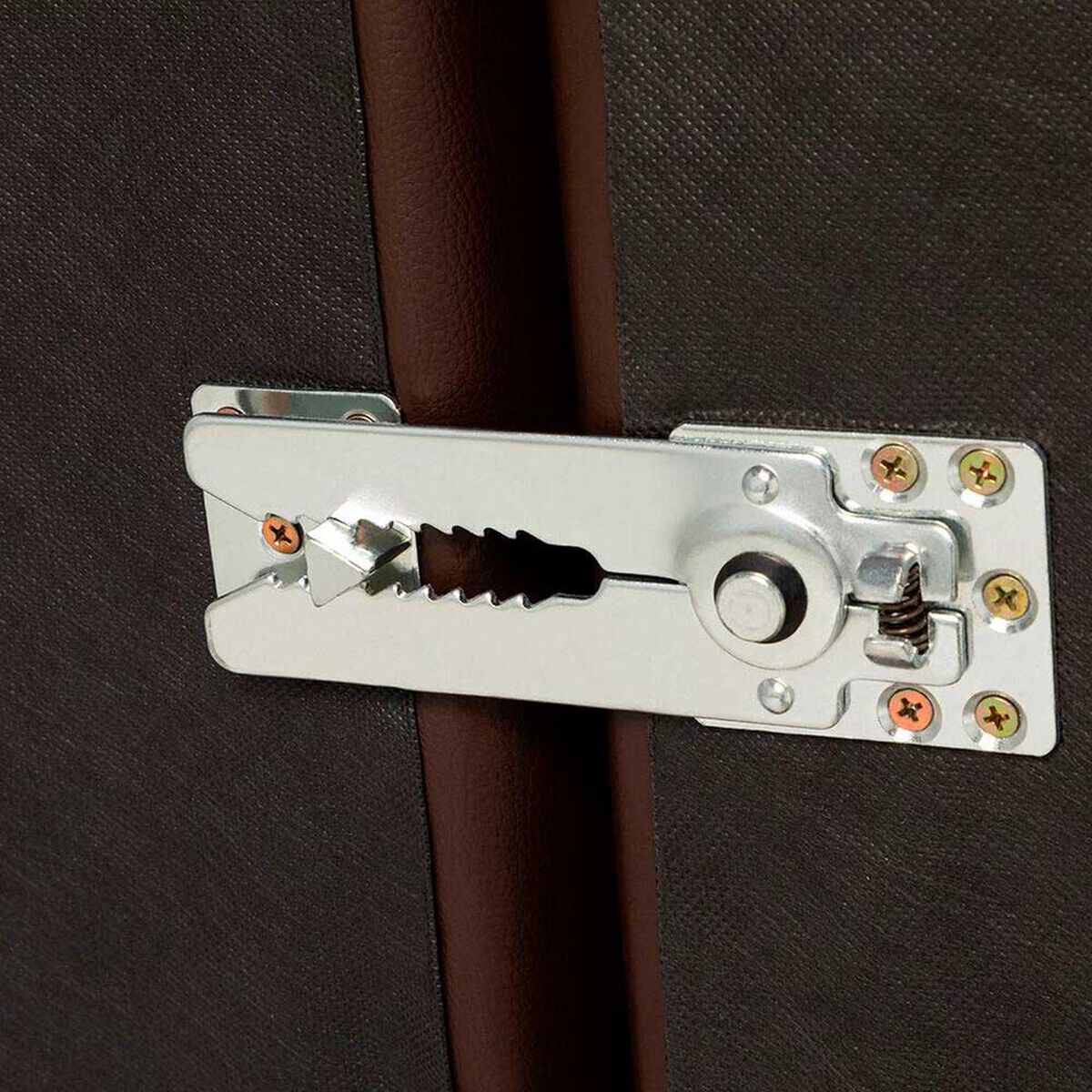 Sof&aacute; Seccional Derecho Rosen Copeland 3 Cuerpos Marron