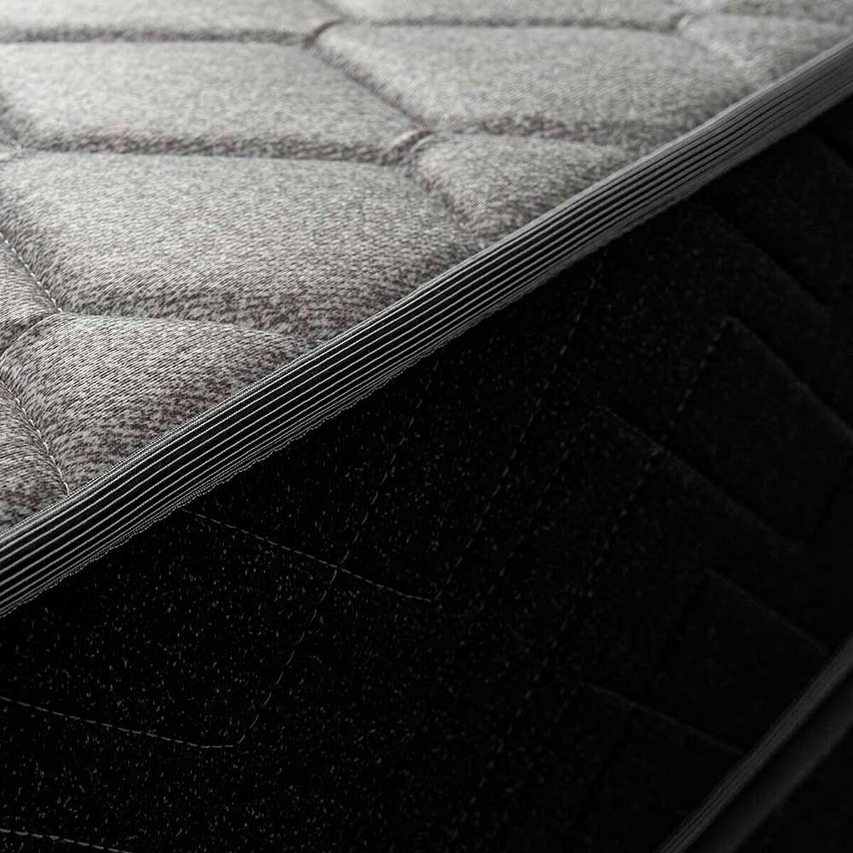 Cama Europea Celta Base Dividida 2 Plazas Atlantis Black + Respaldo + 2 Veladores Cordoba