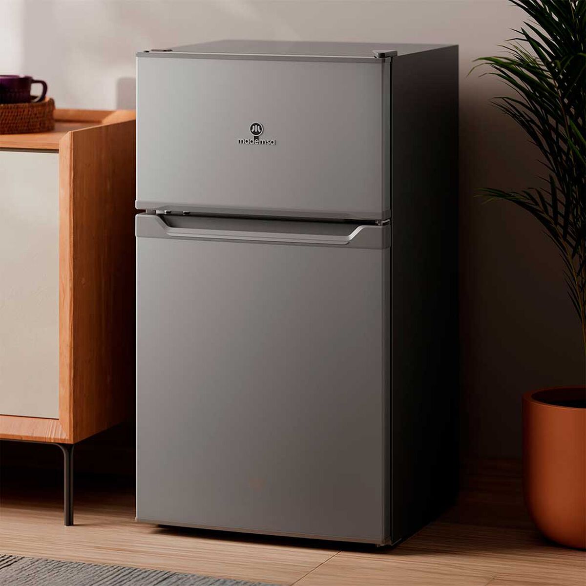 Refrigerador Fr&iacute;o Directo Mademsa MMB80S 83 lts. Plata