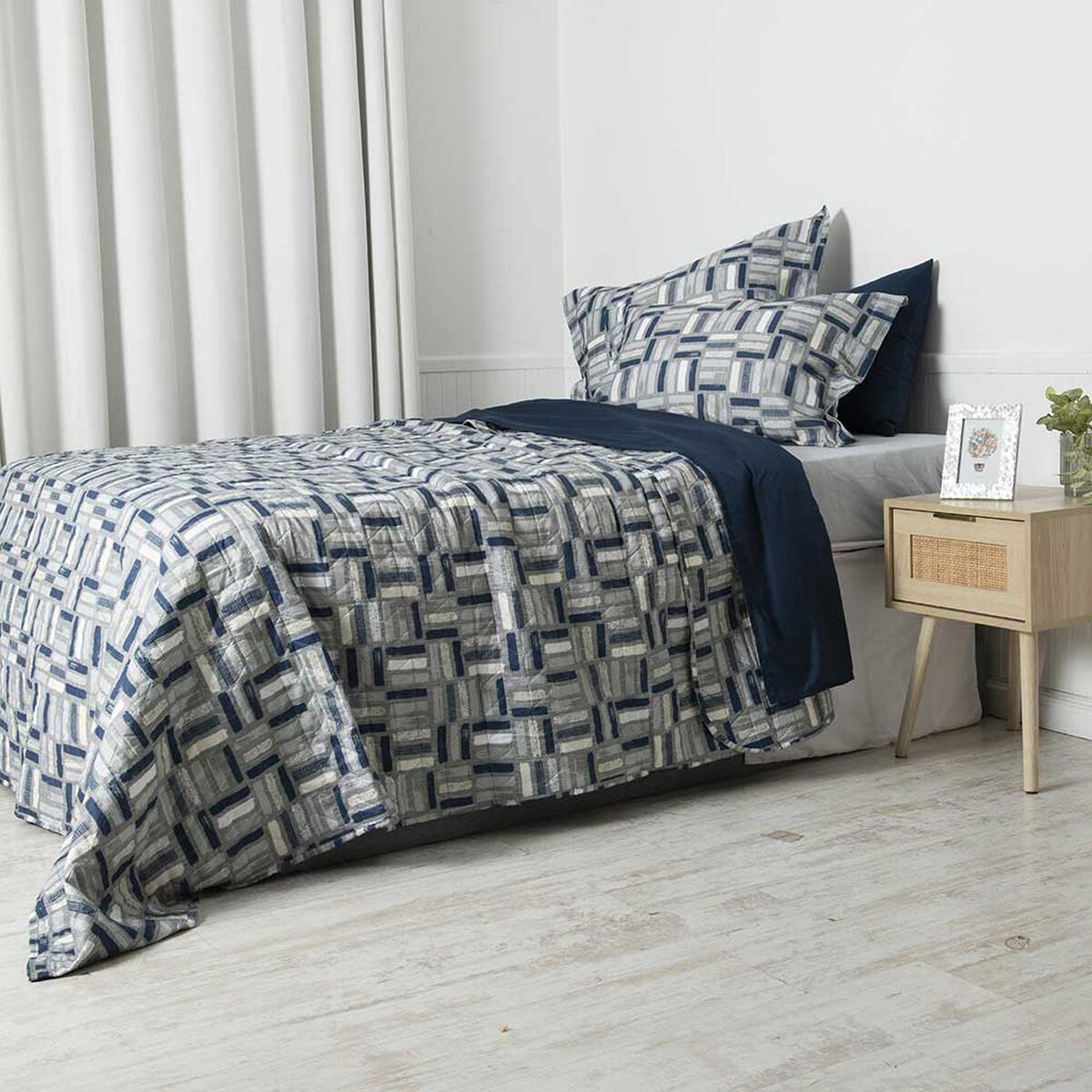 Set Quilt Estampado + Juego de Sábanas Mashini King Yuka