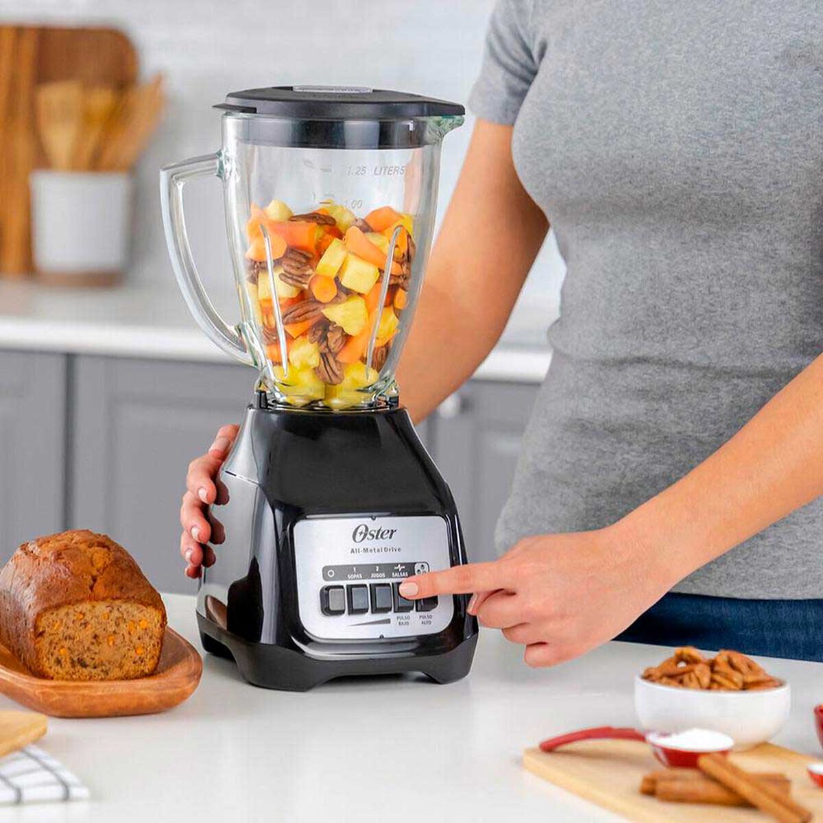 Licuadora Oster BLSTKAG-BPB 1,5 lts.