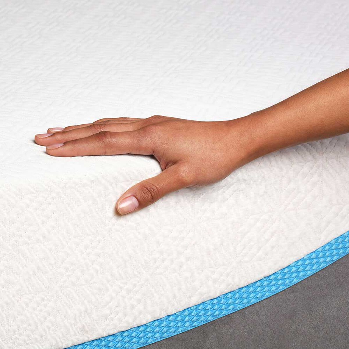 Cama Europea CIC Base Dividida King Alaska + Respaldo Sesia