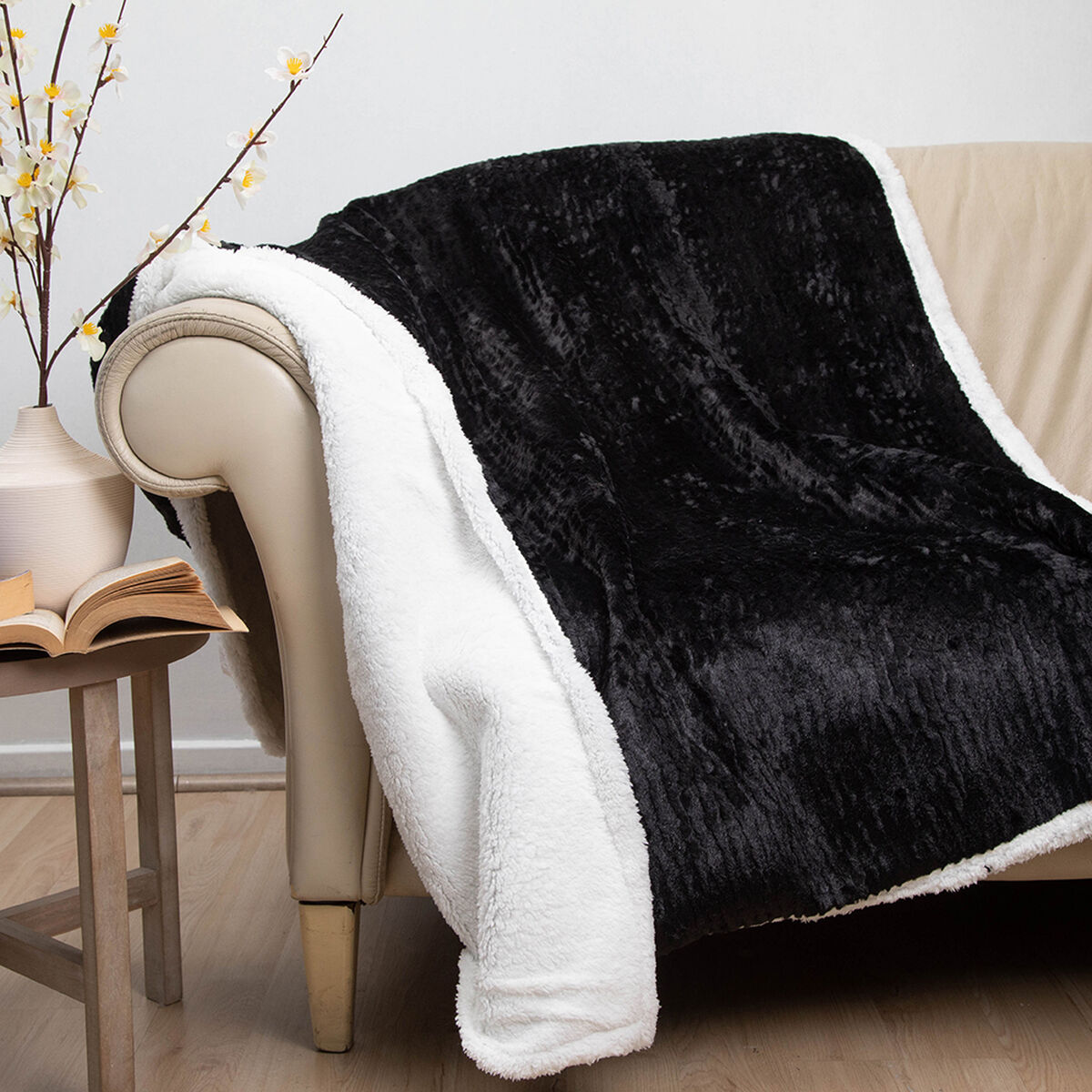 Manta de Poli&eacute;ster Doral 127 x 152 cm Fluffy Negro