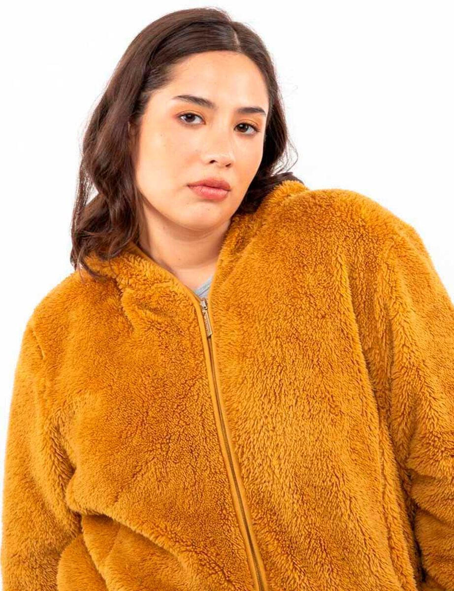 Poler&oacute;n Peludo Mujer Extralindas