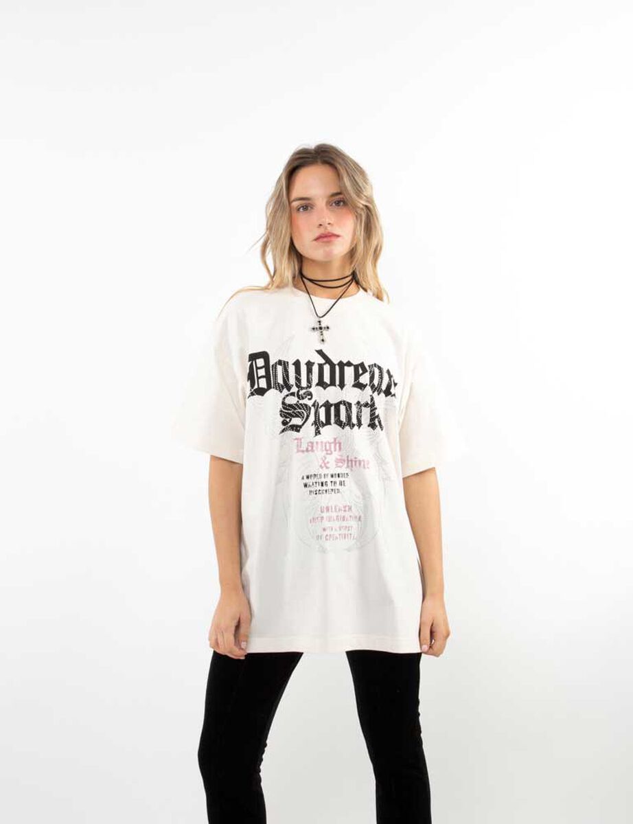Polera Oversized Con Estampado Manga Corta Mujer Icono